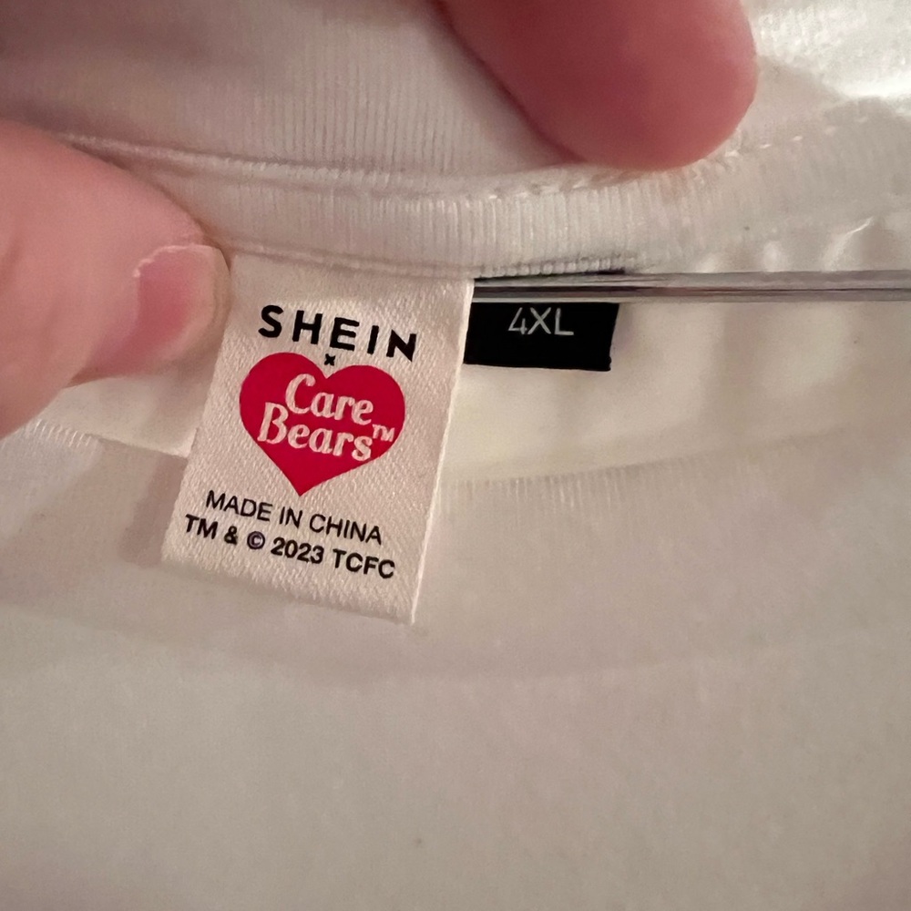 SHEIN X Care Bears Plus Size Tee with Rainbow and Heart Size 4X NWOT - Picture 4 of 4